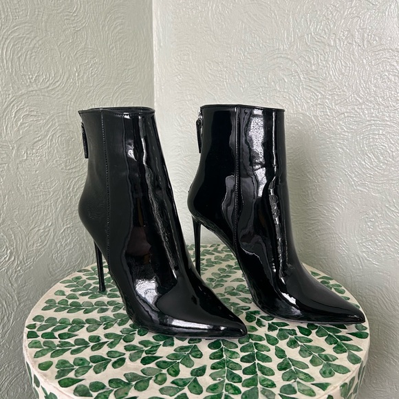 Steve Madden Valiant Patent Leather Zipper Pointed Toe Ankle Boots size 7.5 - Picture 9 of 9